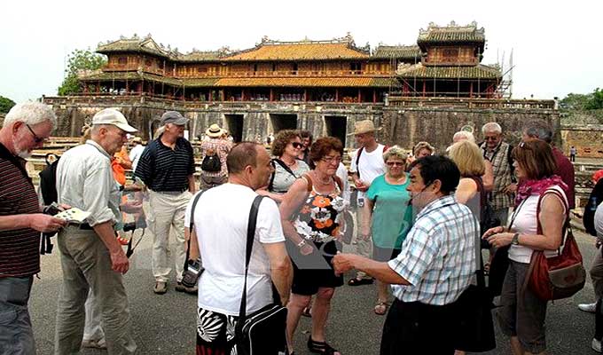 Foreign tourists flock to Hue for New Year
