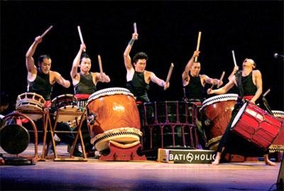 Japanese drum troupe tours Viet Nam 