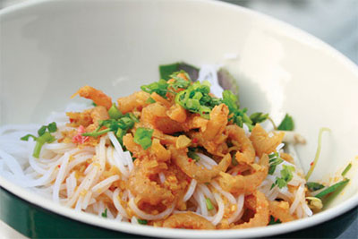 Tasting dried shrimp laksa in Soc Trang