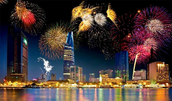 HCM City: New Year’s fireworks set off in two venues