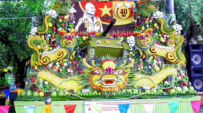 Craft fruit artwork on General Giap wins gold prize at Southern Fruit Festival