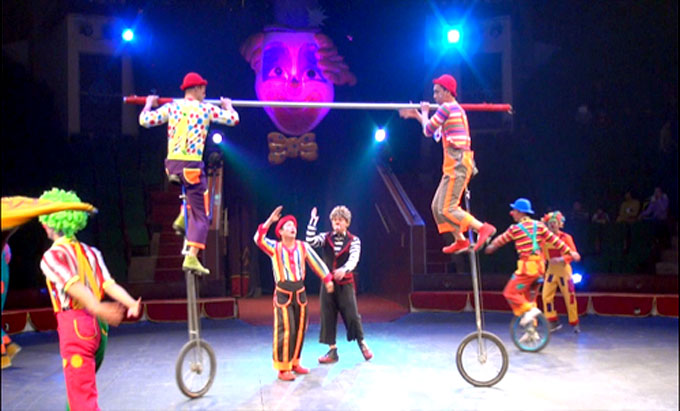Mongolian, Lao, Vietnamese circus artists begin festival