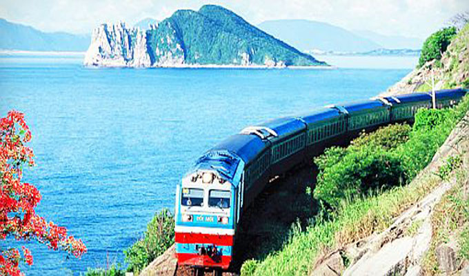 Airlines, railway cut prices to lure tourists to southern localities