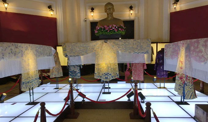 Nguyen Dynasty costumes on show