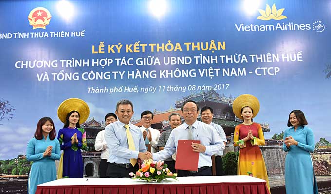 Thua Thien-Hue, Vietnam Airlines cooperate in tourism promotion