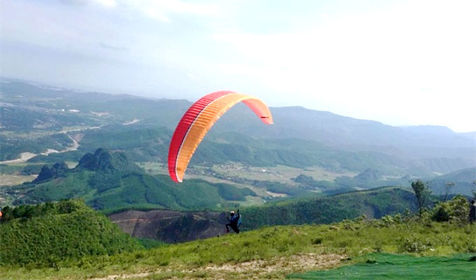 Quang Ninh: National paragliding contest kicks off