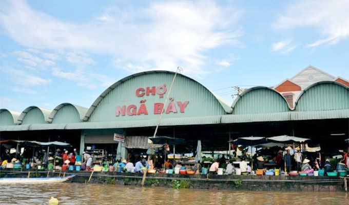 Company to invest 700 billion VND in Nga Bay floating market