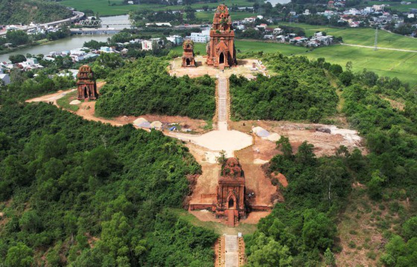 Binh Dinh Province stops Banh It Tower restoration project