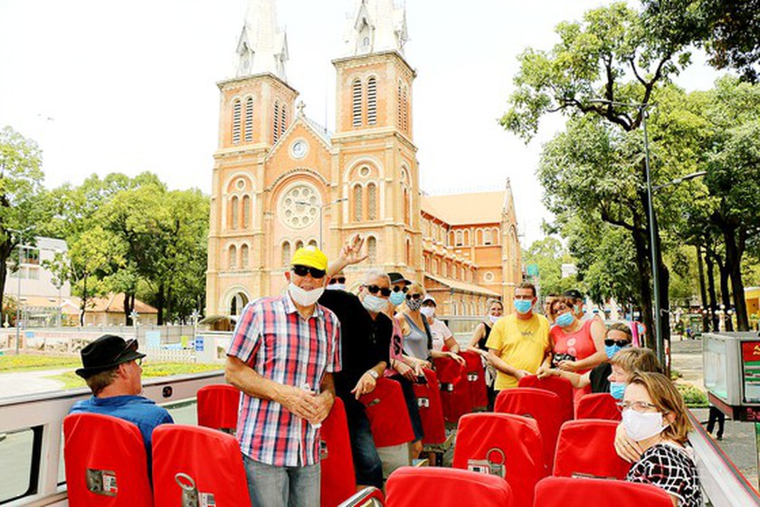 Barriers should be removed to facilitate welcoming int’l visitors to Ho Chi Minh City