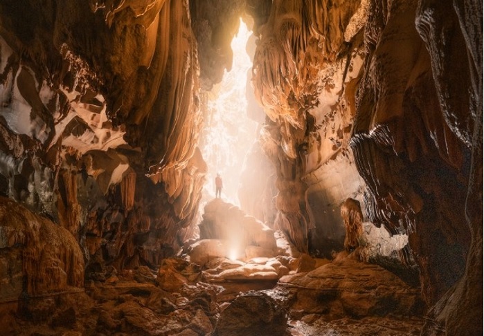 Foreign newspaper praises Hung Thoong Cave as “A Different World’