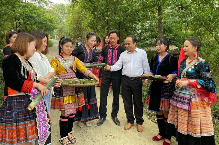 Lai Chau mountain fair promotes ethnic products