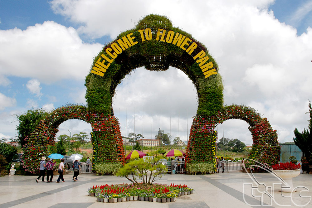 Ho Chi Minh City, Lam Dong, Binh Thuan seek to maximise tourism benefits