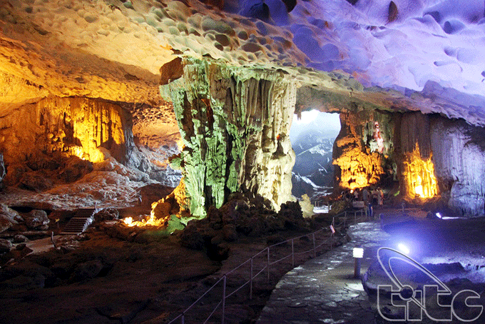 New caves discovered in Ha Long, Bai Tu Long Bays