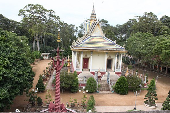 Hang Pagoda distinctively