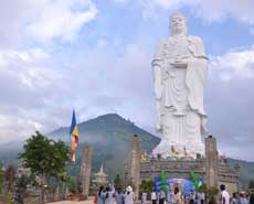 Highest Amitabha Buddha statue in Vietnam 