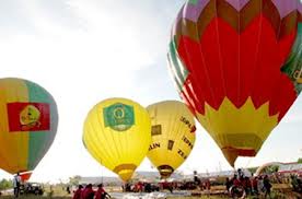 Vietnam's first balloon festival a big success