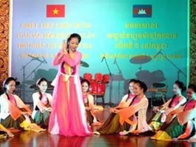 Vietnamese Cultural Week opens in Cambodia