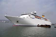Columbus 2 cruise liner makes first visit to Vietnam 