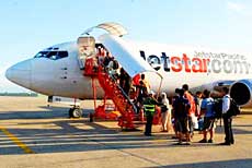 Jetstar offers regular Hanoi-Nha Trang flights