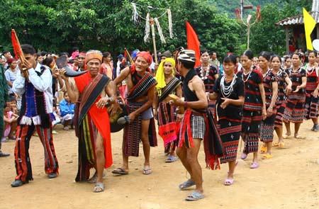 Festival honours ethnic groups' culture