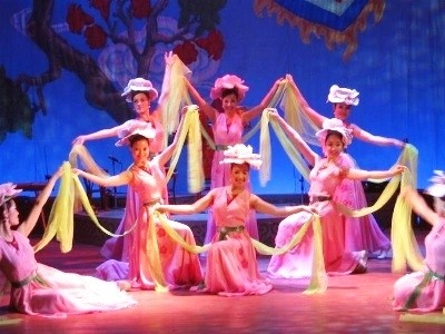 Quang Tri hosts regional arts festival