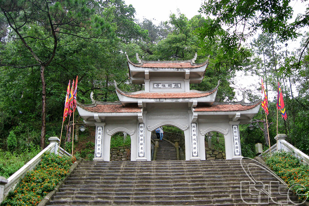 Temple de la Saint-Mère Au Co (Province Phu Tho)