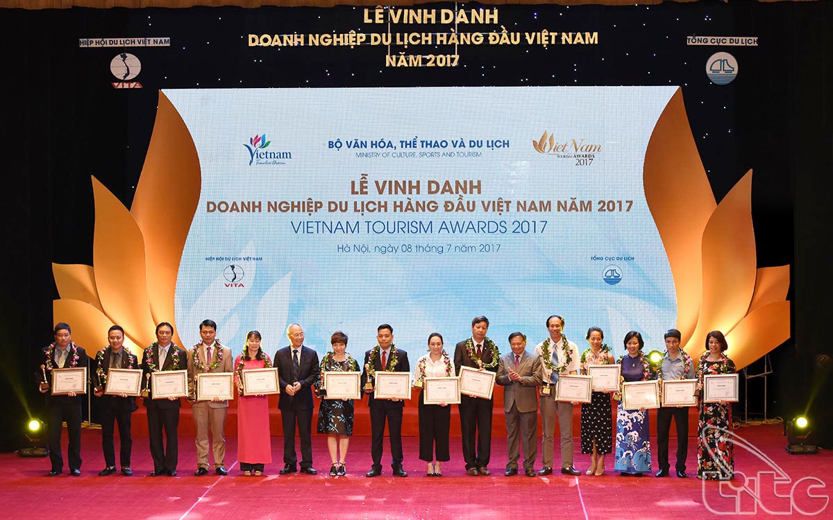 Fierté des meilleures entreprises touristiques du Viet Nam en 2017 (Photo : Truyen Phuong)
