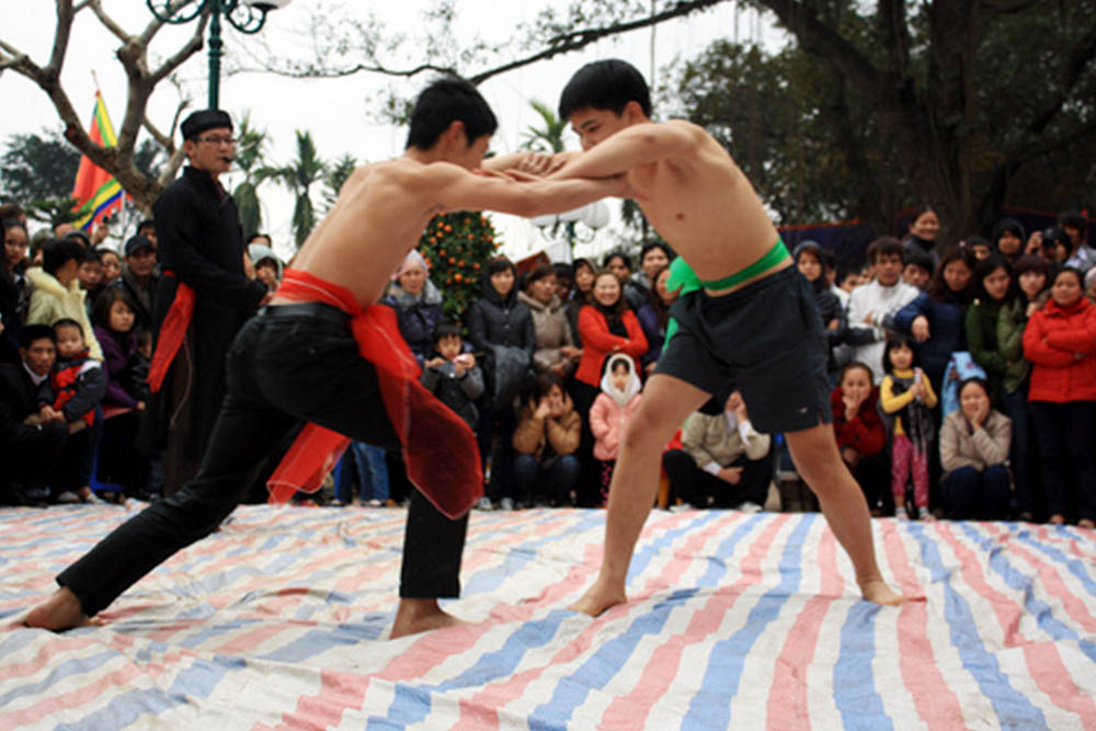 Hội làng Mạnh Tân